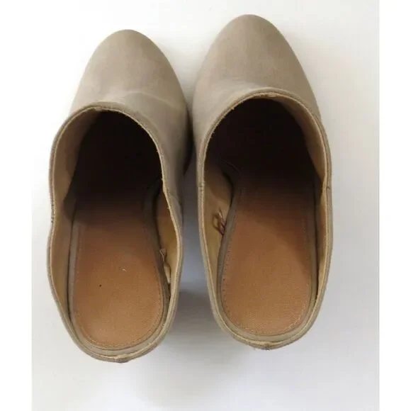 Express Women's Block Heel Mules  Faux Suede Tan  8 EUC - Picture 8 of 11